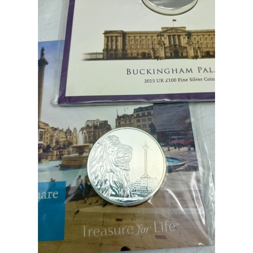 212 - The Royal Mint - Buckingham Palace 2015 £100 '999' silver coin, uncirculated and The Trafalgar Squar... 