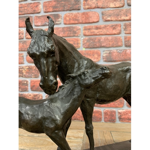 335 - Large bronze figure of horse and foal atop heavy marble base, W 40cm x H 34cm