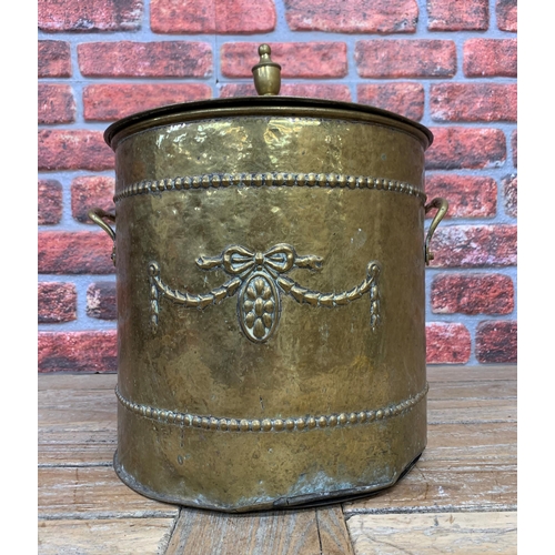 2255 - 19th Century Brass ash and Coal Bucket with Lid and handles W33cm H41cm