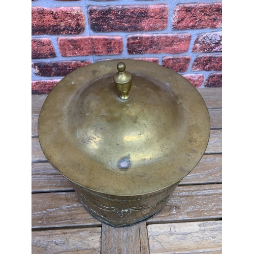 2255 - 19th Century Brass ash and Coal Bucket with Lid and handles W33cm H41cm