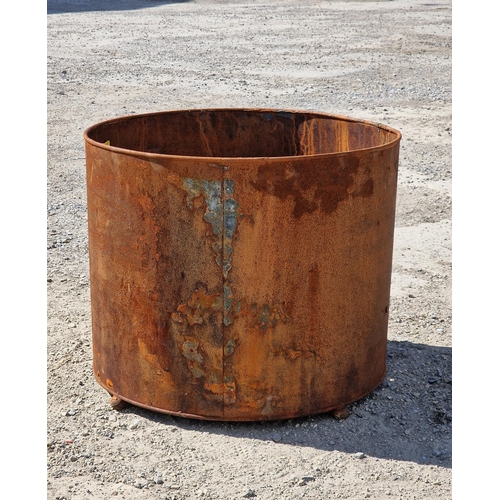 1149 - Vintage steel tub / planter, H 49cm x W 60cm