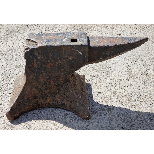 1163 - Antique iron anvil, H 30cm x W 60cm