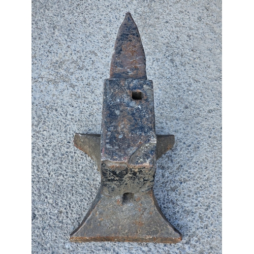 1163 - Antique iron anvil, H 30cm x W 60cm