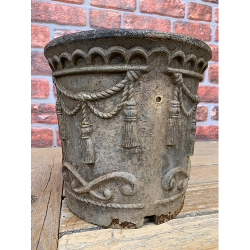 2267 - Cast Iron heavy vintage stand planter H23, W25cm