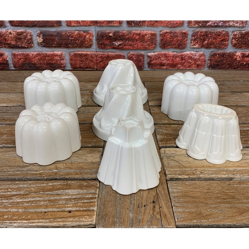 2288 - Kitchenalia - quantity of Shelley white ceramic jelly moulds (7)