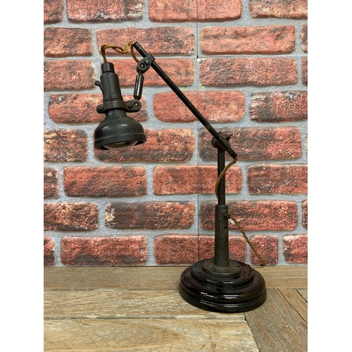 2360 - 1930's Singer SLF-2 machinist lamp with Bakelite shade mounted on ceramic base, H 45cm