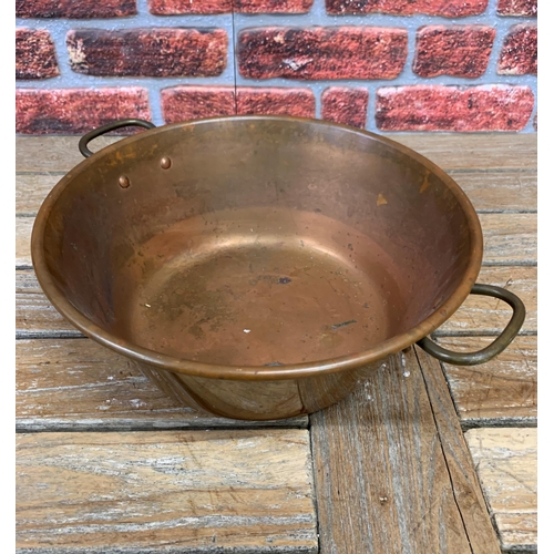 2254 - Vintage galvanized Colander, W48cm, and a large Cooper pan, W36cm.