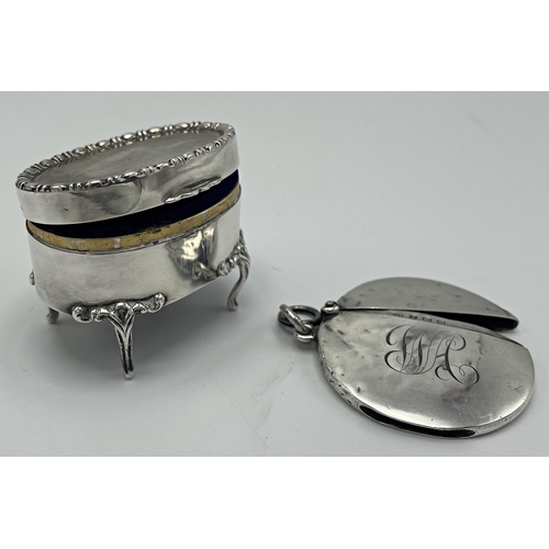 174 - Early 20th century silver ring box, hinged lid enclosing a baise fitted interior, 4cm high with a fu... 
