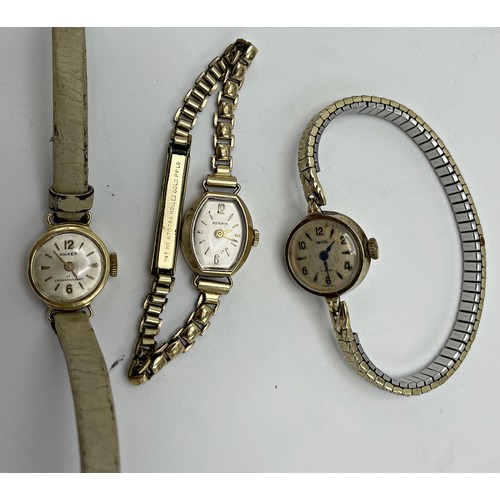 28 - Three ladies 9ct dress watches, on associated bracelets, 32,3g gross (3)