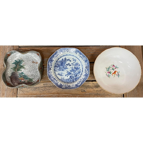 2107 - Mixed Chinese porcelain to include good early 20th century fruit bowl enamelled with bats and radish... 