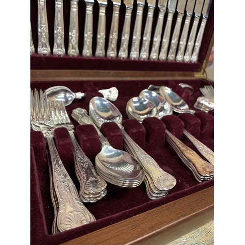 200 - Debenhams 60 piece silver plated Kings pattern canteen of cutlery, complete and appears unused