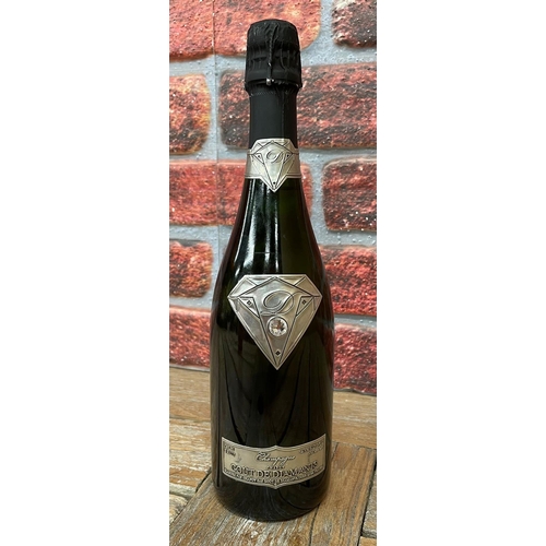 2335 - Bottle of 'Gout De Diamants' champagne, sealed