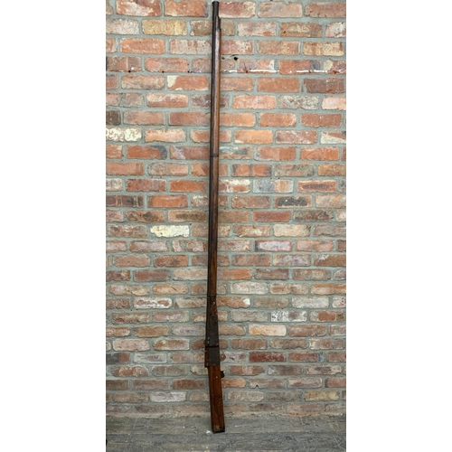 2451 - Large 19th century Indian punt gun, these large guns were mounted onto the side of boats, mainly pun... 