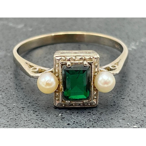 62 - Early 20th century 18ct white gold emerald and pearl dress ring, size T, 4g