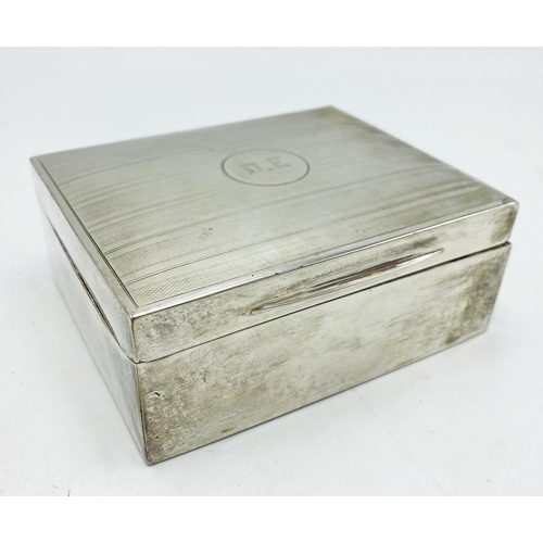 117 - Early 20th century silver cigarette box, maker Mappin & Webb, London 1913, 11cm long