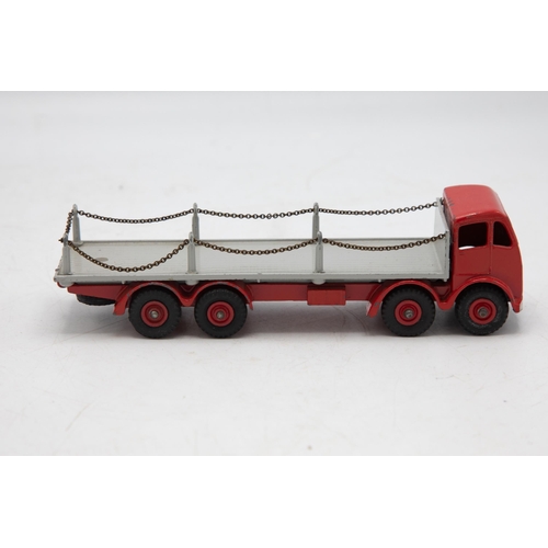 3008 - Dinky Supertoys No. 905 Foden Flat Truck - with Chains. Red cab with grey base. All original chainpo... 