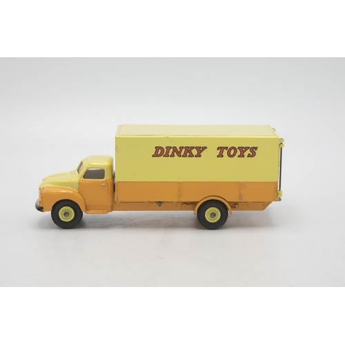 3016 - Dinky Supertoys 930 Bedford Pallet Jekta Van with windows, showing the very beginning of Britain's p... 