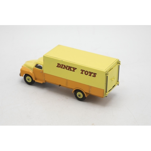 3016 - Dinky Supertoys 930 Bedford Pallet Jekta Van with windows, showing the very beginning of Britain's p... 