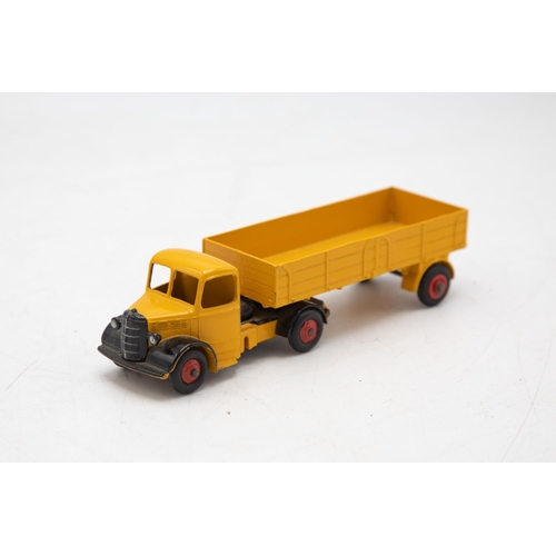 3017 - Dinky Toys No. 921 Articulated Lorry. Yellow Bedford. Model very near mint - a bright example in an ... 