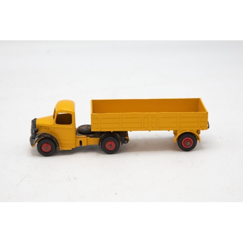 3017 - Dinky Toys No. 921 Articulated Lorry. Yellow Bedford. Model very near mint - a bright example in an ... 