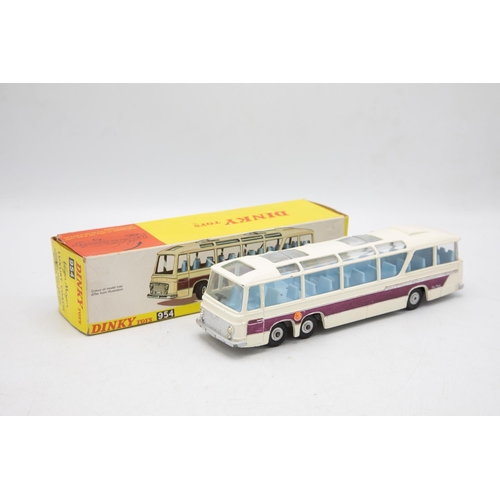 3025 - Dinky Supertoys 954 Vega Major Luxury Coach, fingertip steering works the indicators, near mint and ... 