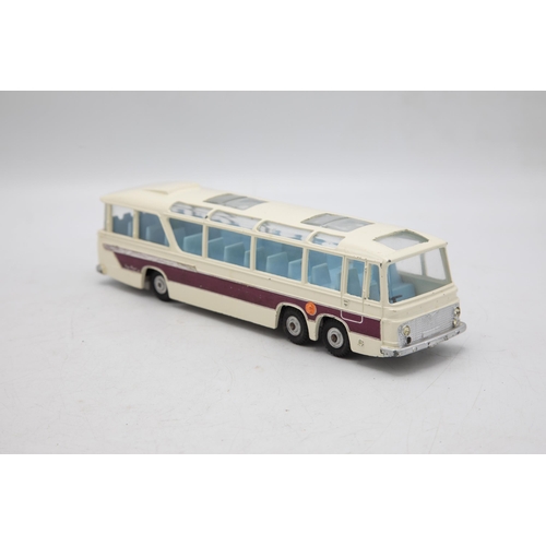 3025 - Dinky Supertoys 954 Vega Major Luxury Coach, fingertip steering works the indicators, near mint and ... 