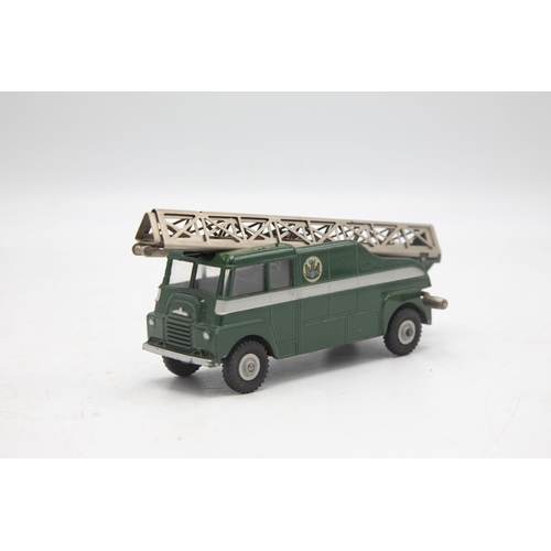 3030 - Dinky Supertoys 969 BBC TV Extending Mast Vehicle, with inner card plinth, includes original top of ... 