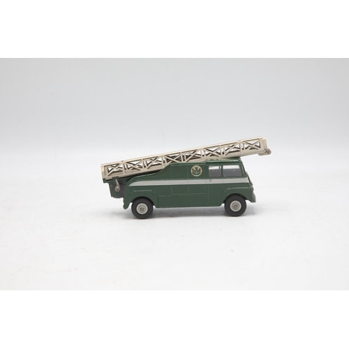 3030 - Dinky Supertoys 969 BBC TV Extending Mast Vehicle, with inner card plinth, includes original top of ... 