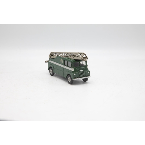 3030 - Dinky Supertoys 969 BBC TV Extending Mast Vehicle, with inner card plinth, includes original top of ... 