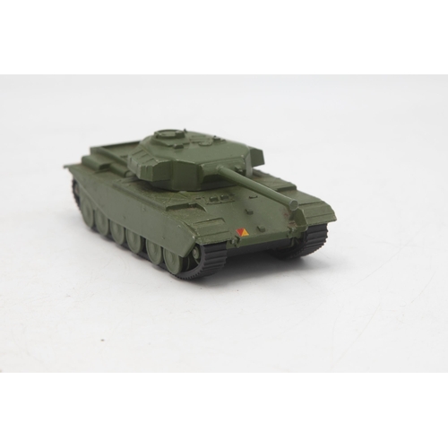 3032 - Dinky Toys 651 Centurion Tank, clean example on original rubber tracks, split on one corner of box, ... 