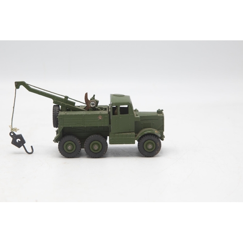 3033 - Dinky Toys 661 Recovery Tractor, military breakdown truck by Scammell, split on one corner of box, e... 