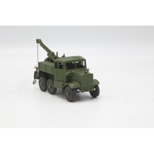 3033 - Dinky Toys 661 Recovery Tractor, military breakdown truck by Scammell, split on one corner of box, e... 