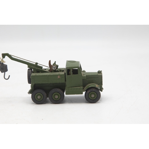 3033 - Dinky Toys 661 Recovery Tractor, military breakdown truck by Scammell, split on one corner of box, e... 