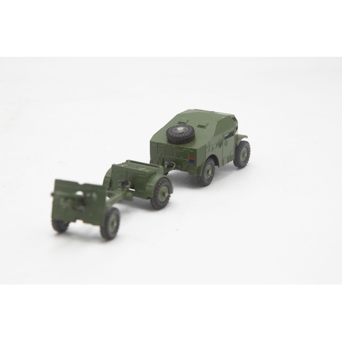 3042 - Dinky Toys 697 25-Pounder Field Gun Set, scarce later version of Tractor with plastic hubs and windo... 