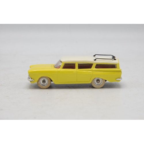 3052 - Dinky Toys 193 Rambler Cross Country Station Wagon, very near mint and boxed (three tiny chips)