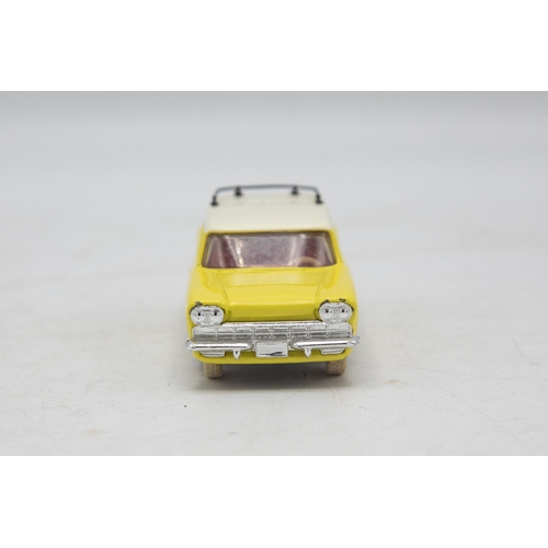 3052 - Dinky Toys 193 Rambler Cross Country Station Wagon, very near mint and boxed (three tiny chips)