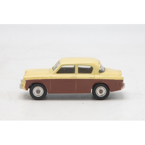 3054 - Dinky Toys 168 Singer Gazelle, two-tone, spun hubs version, incorrect box colour spot , mint and box... 