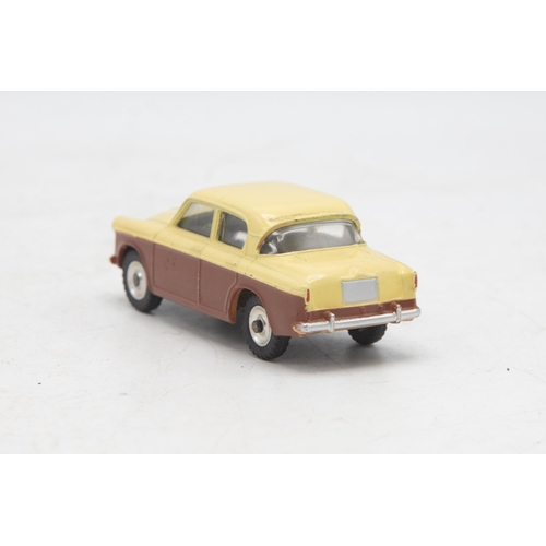 3054 - Dinky Toys 168 Singer Gazelle, two-tone, spun hubs version, incorrect box colour spot , mint and box... 