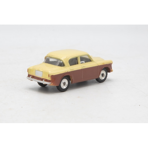 3054 - Dinky Toys 168 Singer Gazelle, two-tone, spun hubs version, incorrect box colour spot , mint and box... 