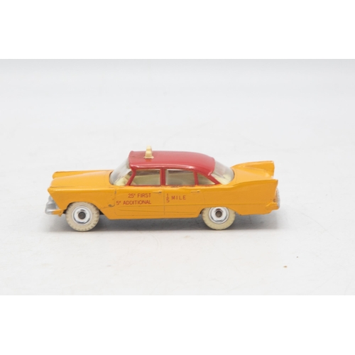 3057 - Dinky Toys 265 Plymouth U.S.A Taxi, Plymouth Plaza, near mint and boxed