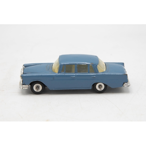 3064 - Dinky Toys 186 Mercedes-Benz 220 SE, grey/blue, bonnet crest intact, clean box one crease, rear fins... 