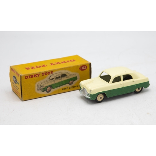 3067 - Dinky Toys  162, Ford Zephyr Saloon, green and cream, crisp box with correct colour spot, tiny chips... 