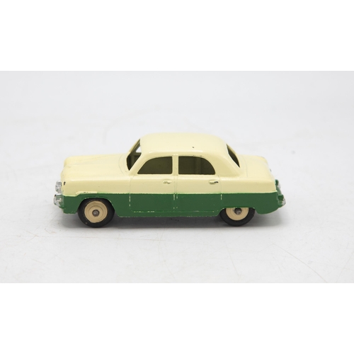 3067 - Dinky Toys  162, Ford Zephyr Saloon, green and cream, crisp box with correct colour spot, tiny chips... 