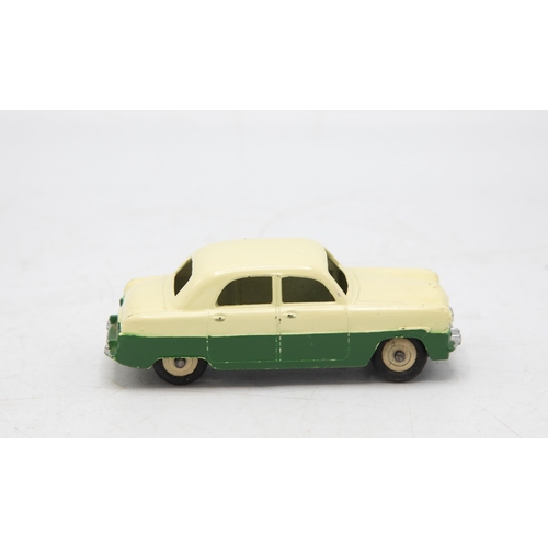 3067 - Dinky Toys  162, Ford Zephyr Saloon, green and cream, crisp box with correct colour spot, tiny chips... 