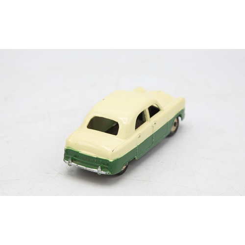 3067 - Dinky Toys  162, Ford Zephyr Saloon, green and cream, crisp box with correct colour spot, tiny chips... 