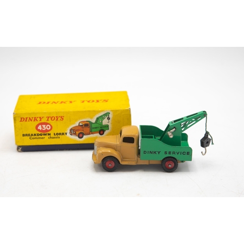 3098 - Dinky Toys 430 Breakdown Lorry, Commer Chassis, with towing crane-hook, excellent to near mint model... 