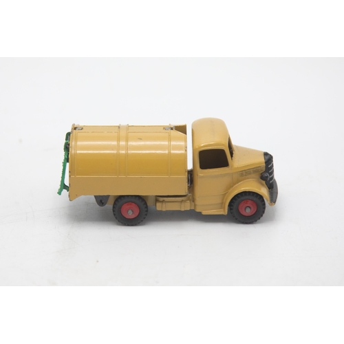 3099 - Dinky Toys 252- Refuse Wagon, a Bedford chassis, crisp box with minor creasing and one small end-fla... 