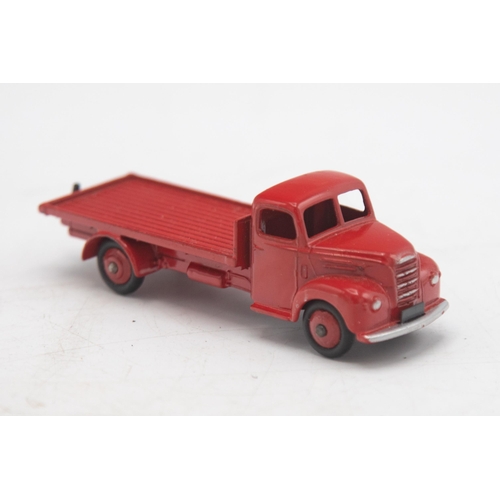 3101 - Dinky Toys 422. Fordson Thames Flat Truck, red. model is mint, with correct colour spot on crisp com... 