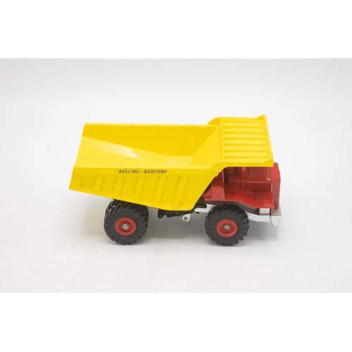 3105 - Dinky Toys 924 Aveling-Barford 'Centaur' Dump Truck. With simulated HYDRAULIC TIPPING action. Plus a... 