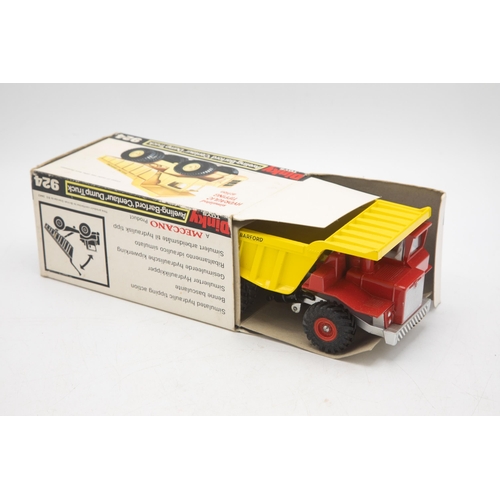 3105 - Dinky Toys 924 Aveling-Barford 'Centaur' Dump Truck. With simulated HYDRAULIC TIPPING action. Plus a... 